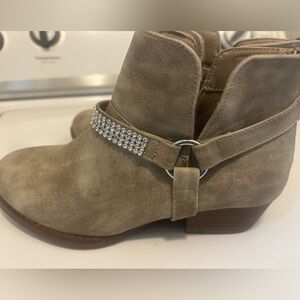 Daisy Fuentes Gray Ankle Boots